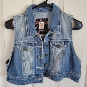 NWT Decree Girls Denim Sleeveless Cropped Button-Up Vest Size XL
